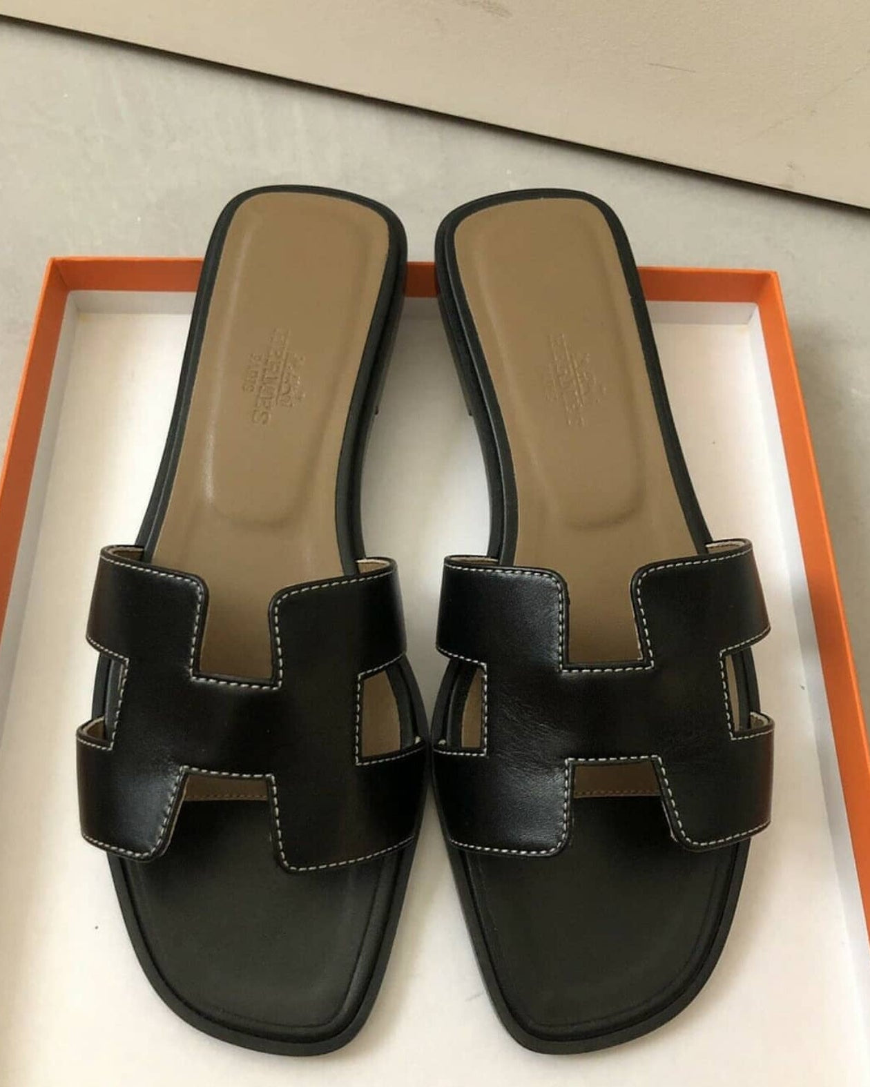 Hermes Oran Black
