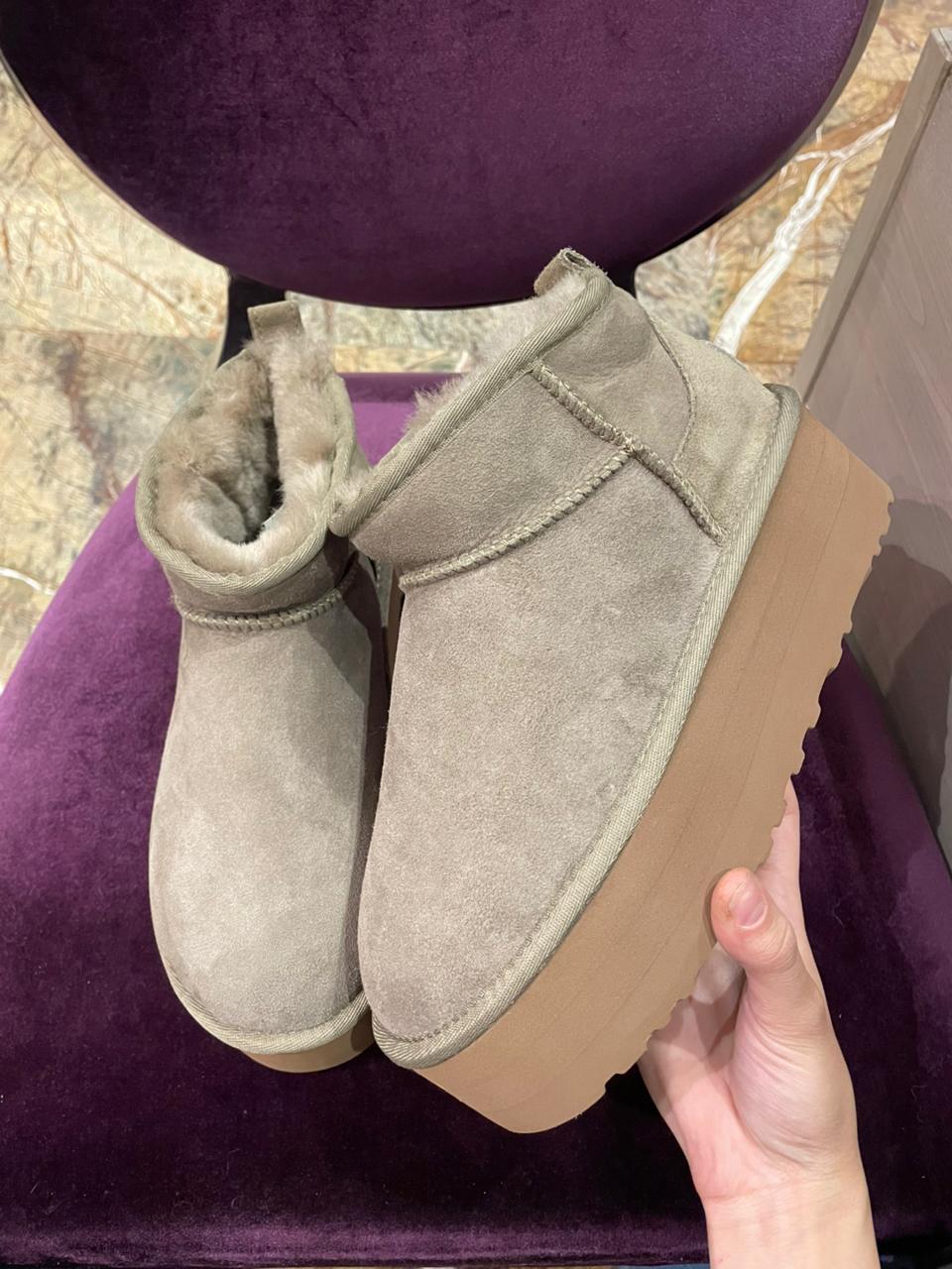 UGGS  Classic Ultra Mini Platform Boot