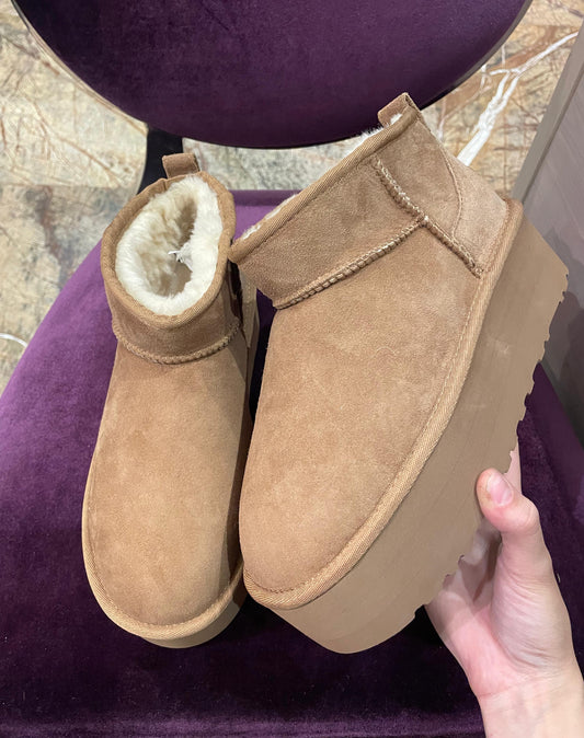 UGGS  Classic Ultra Mini Platform Chestnut Boot
