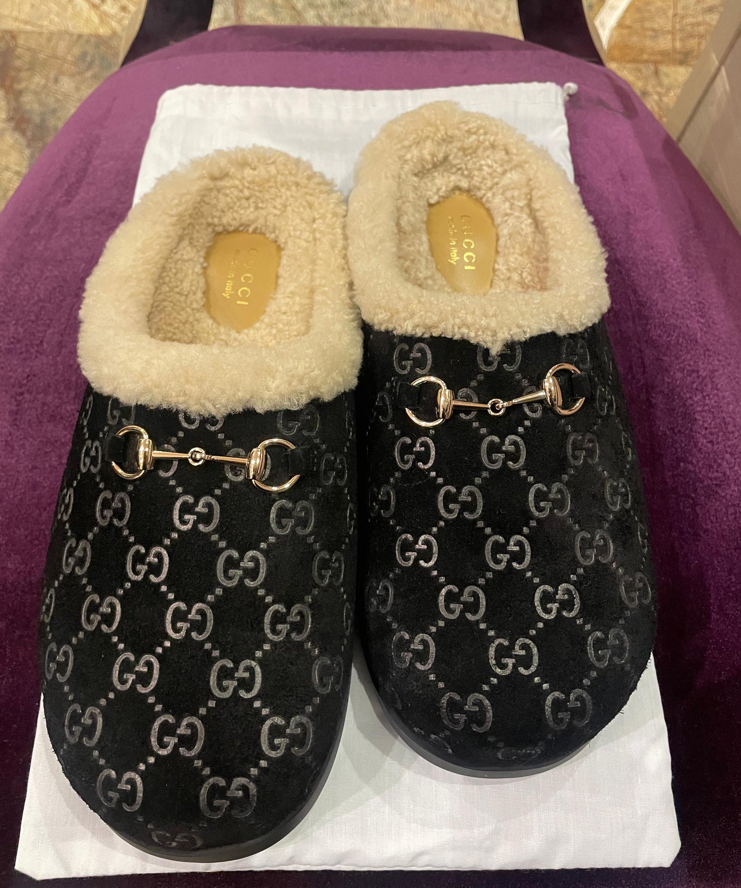 GUCCI Horsebit Black GG Beige shearling-trimmed suede mules
