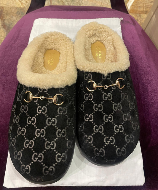GUCCI Horsebit Black GG Beige shearling-trimmed suede mules