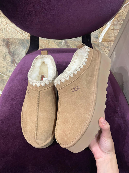 Uggs Tazz Platform Chestnut with White lining