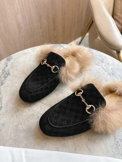 GUCCI Black Princetown shearling suede Mules